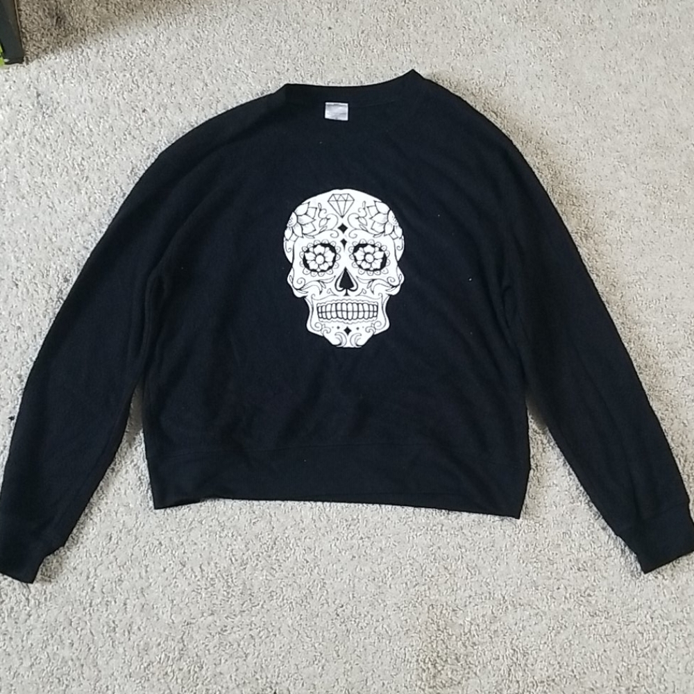 Black sugar skull shirt